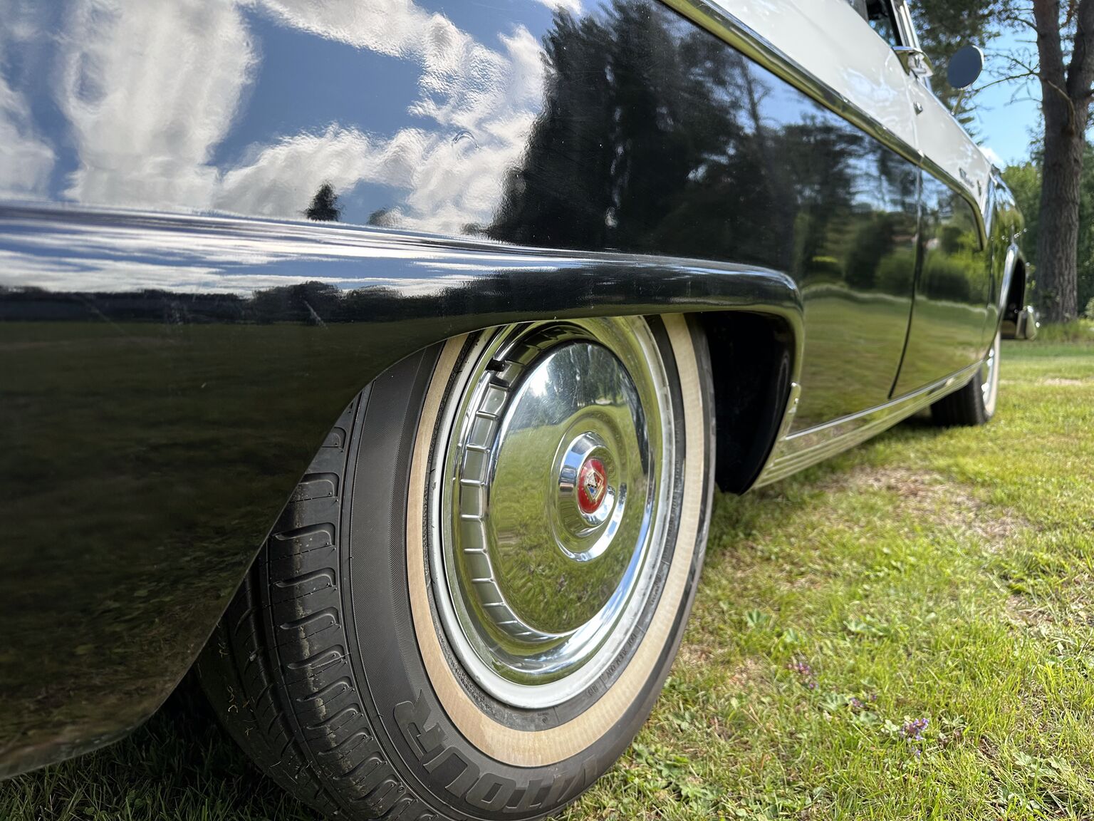 Exteriörbild på 1955 Ford Fairlane Crown Victoria