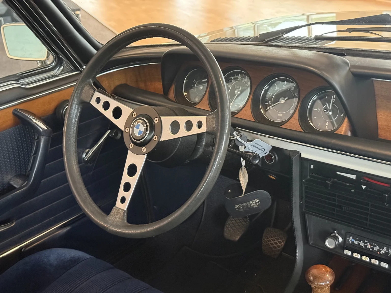 Innenraumfoto von 1972 BMW E9 3.0 CSI (26)