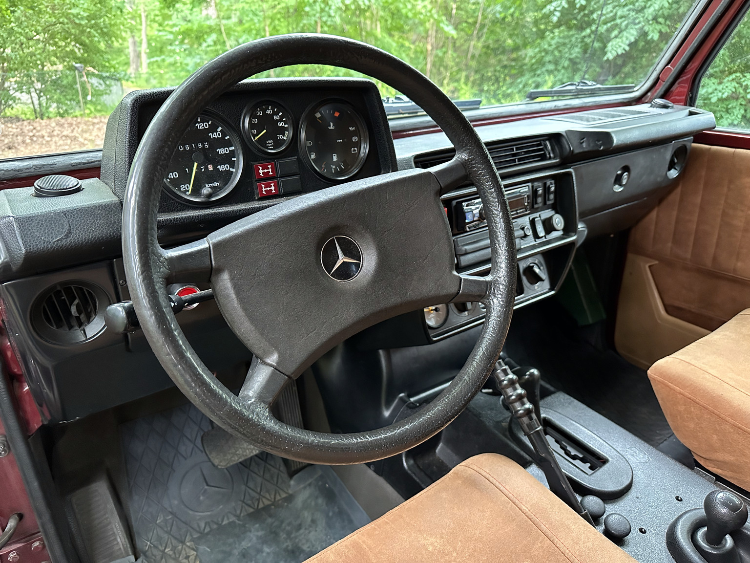 Innenraumfoto von 1986 Mercedes 280 GE (44)