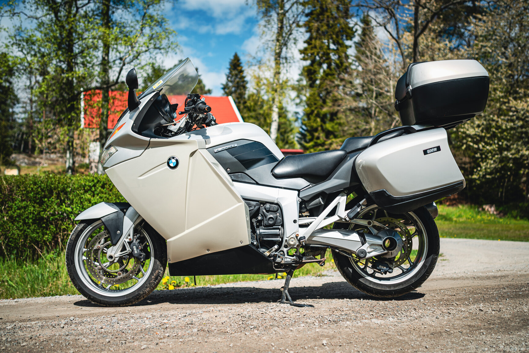 Exterior image of 2006 BMW K 1200 GT 