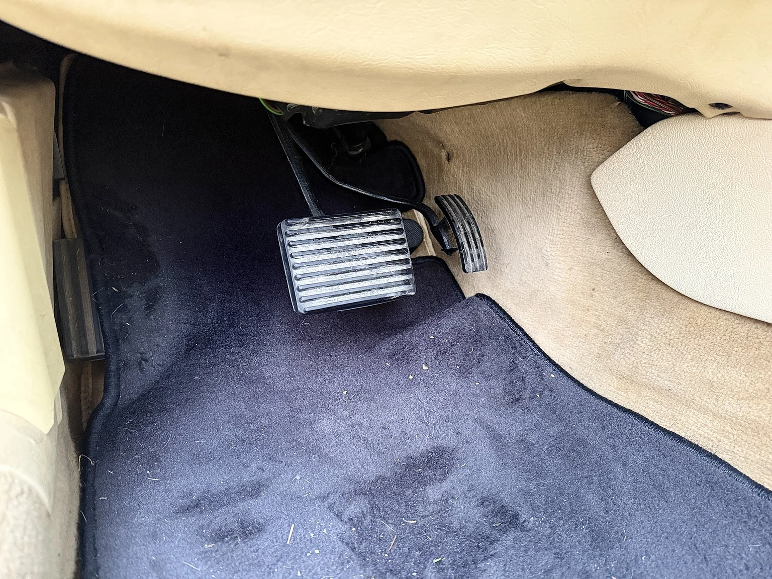 Innenraumfoto von 1991 Jaguar XJ40 Sovereign (13)