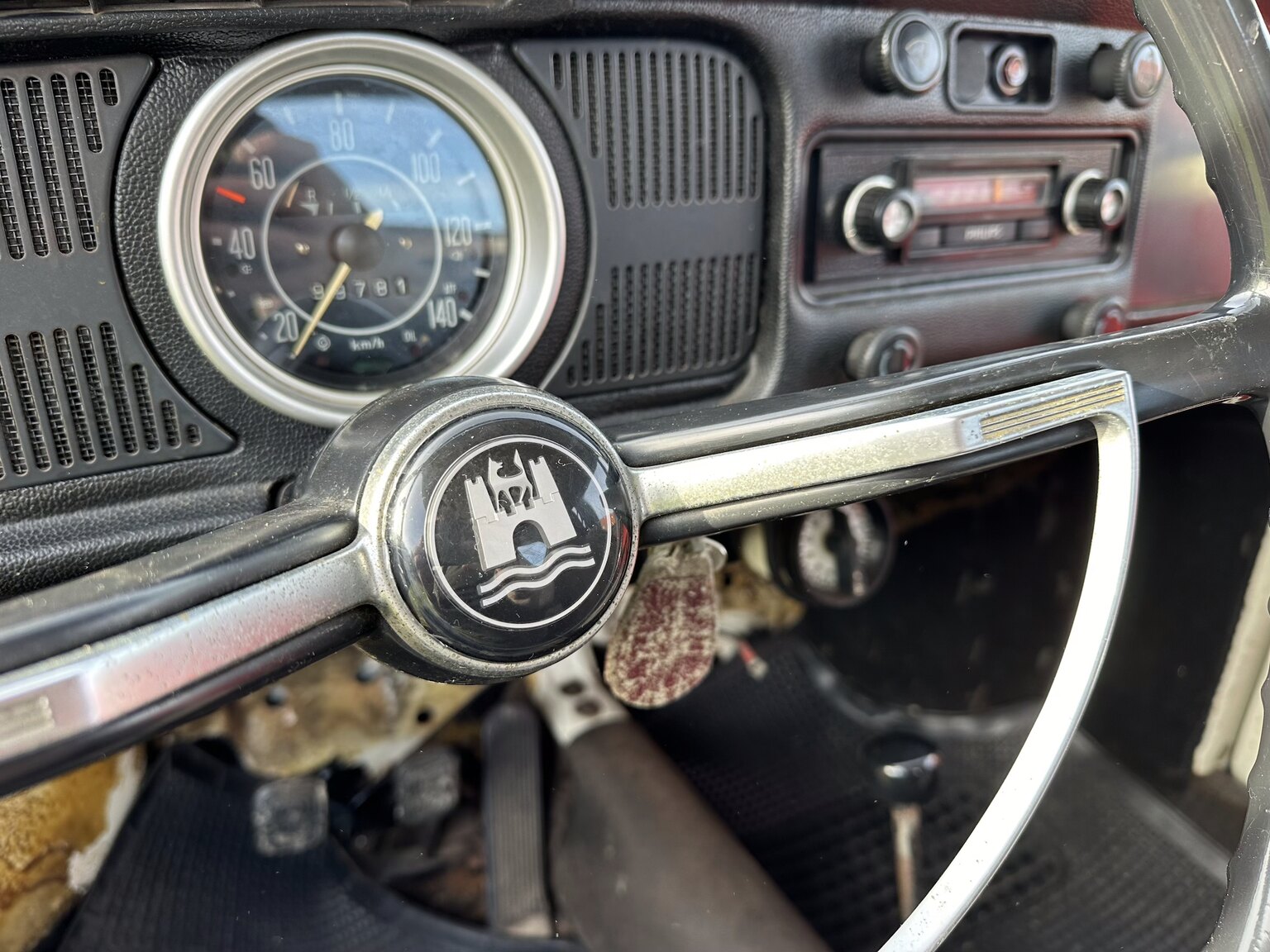Interior image of 1971 Volkswagen Beetle 1302 S