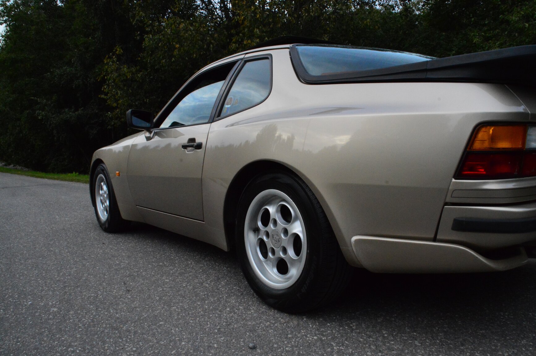 Exteriörbild på 1986 Porsche 944 Coupé