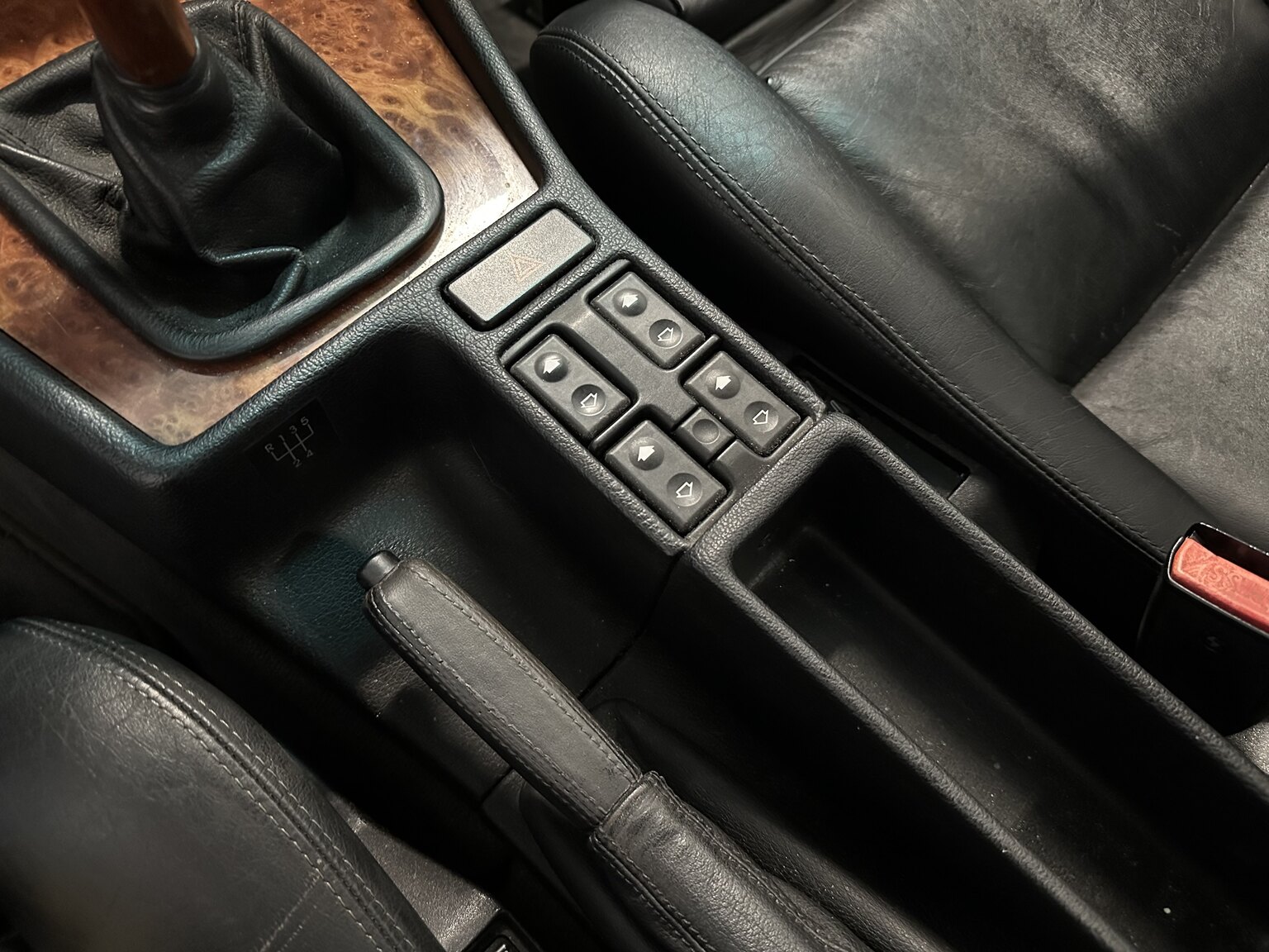 Interior image of 1991 ALPINA BMW ALPINA B10 BI-TURBO