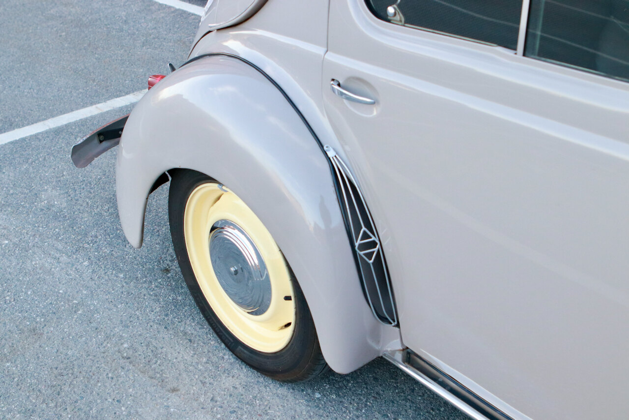 Exterior image of 1959 Renault 4CV