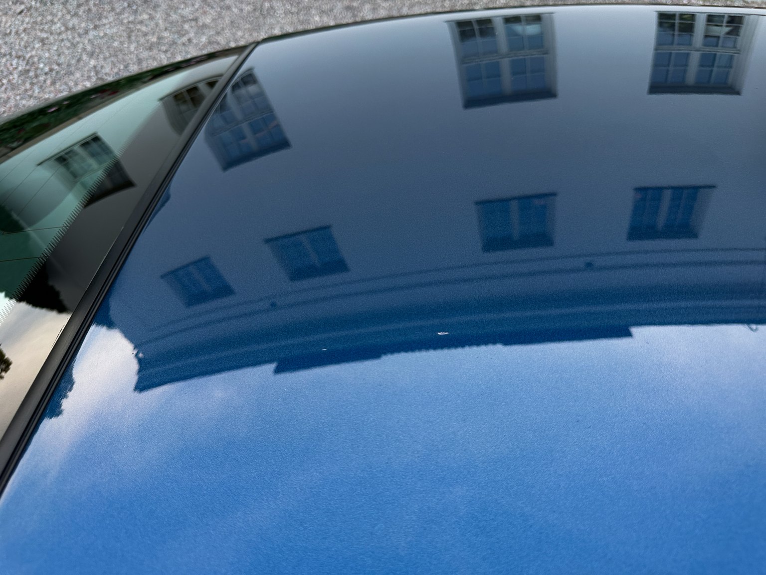 Exterior image of 2000 Maserati 3200 GT