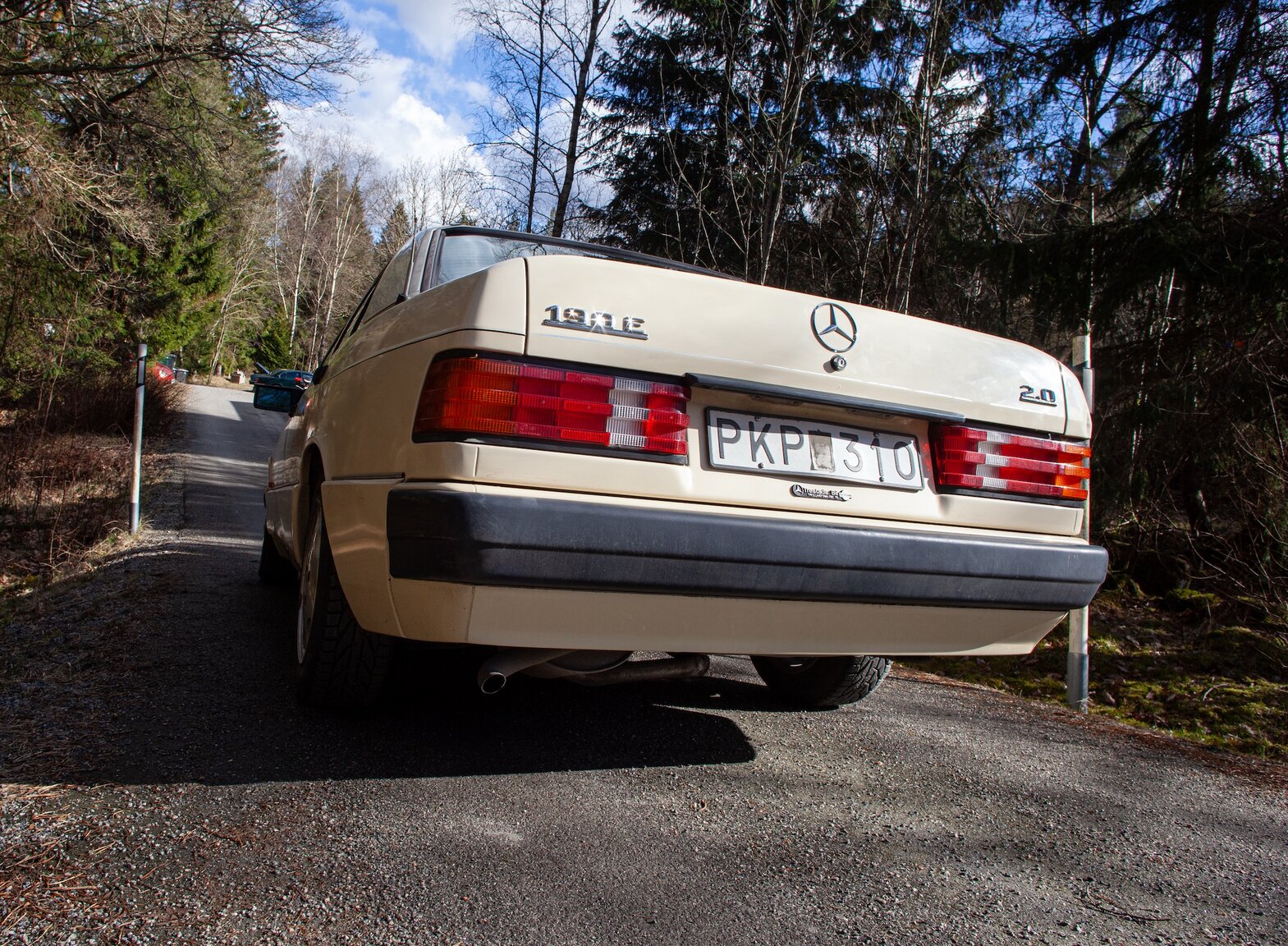 Exteriörbild på 1993 Mercedes-Benz 190 E 2.0