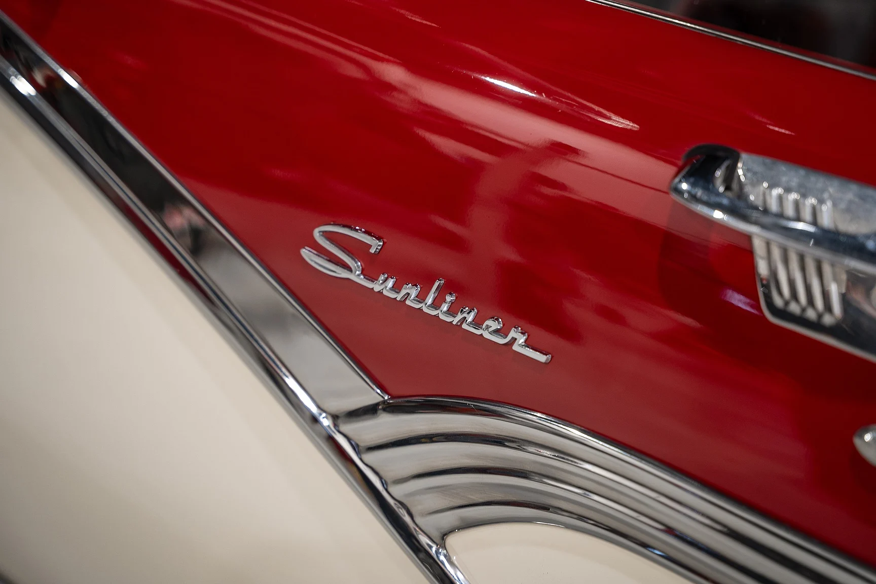Aussenfoto 1956 Ford Fairline Sunliner V8 (11)