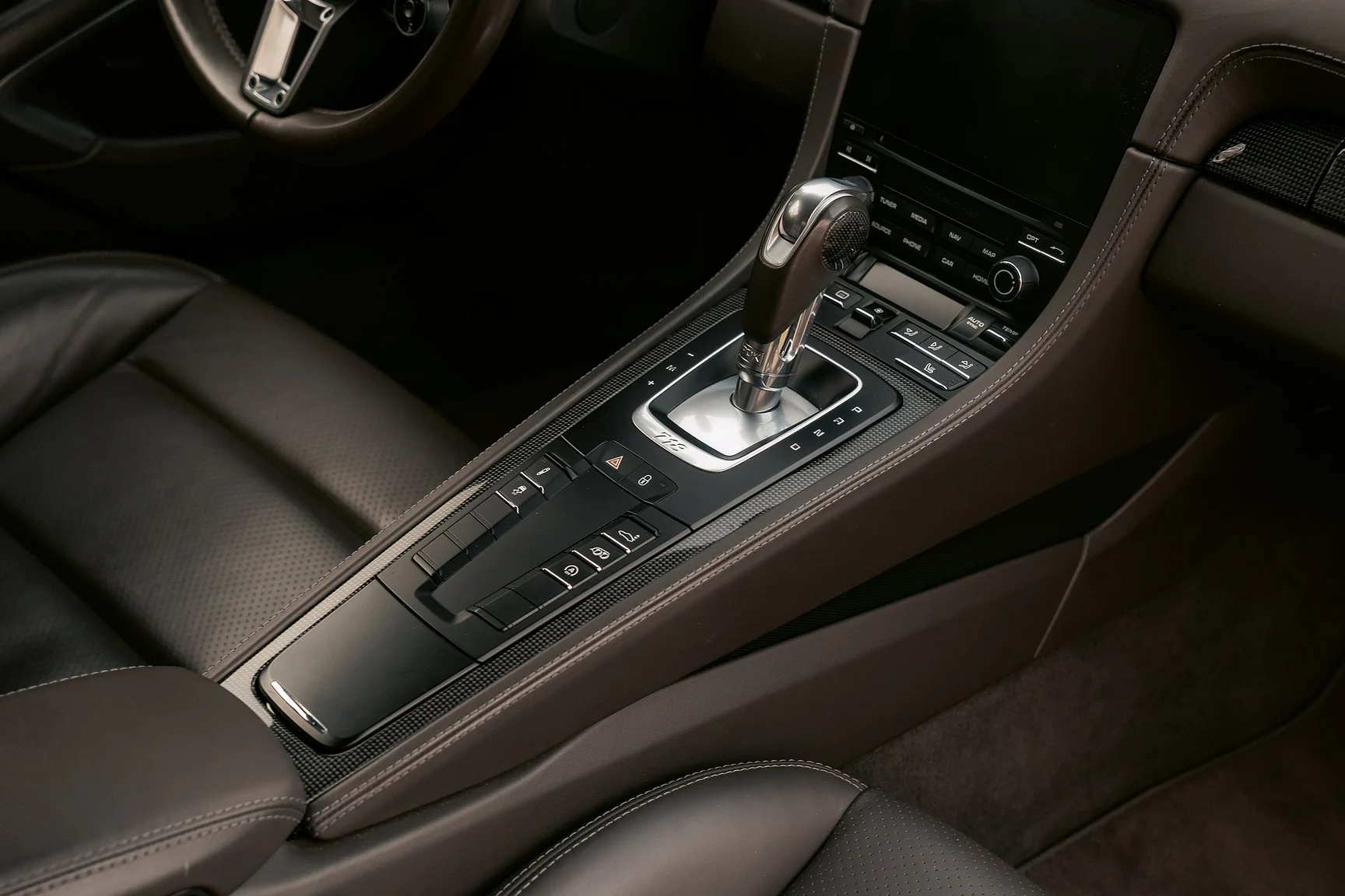 Innenraumfoto von 2017 Porsche 718 Cayman S (32)