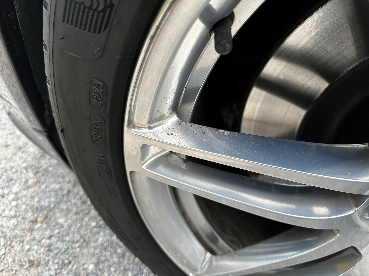 Exterior image of 2009 Audi S8 5.2 V10 FSI Quattro