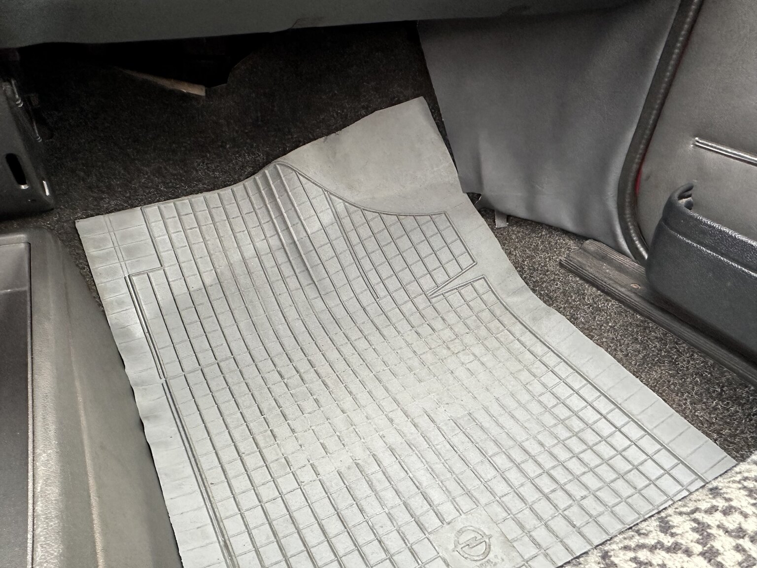 Innenraumfoto von 1983 Opel Kadett (18)