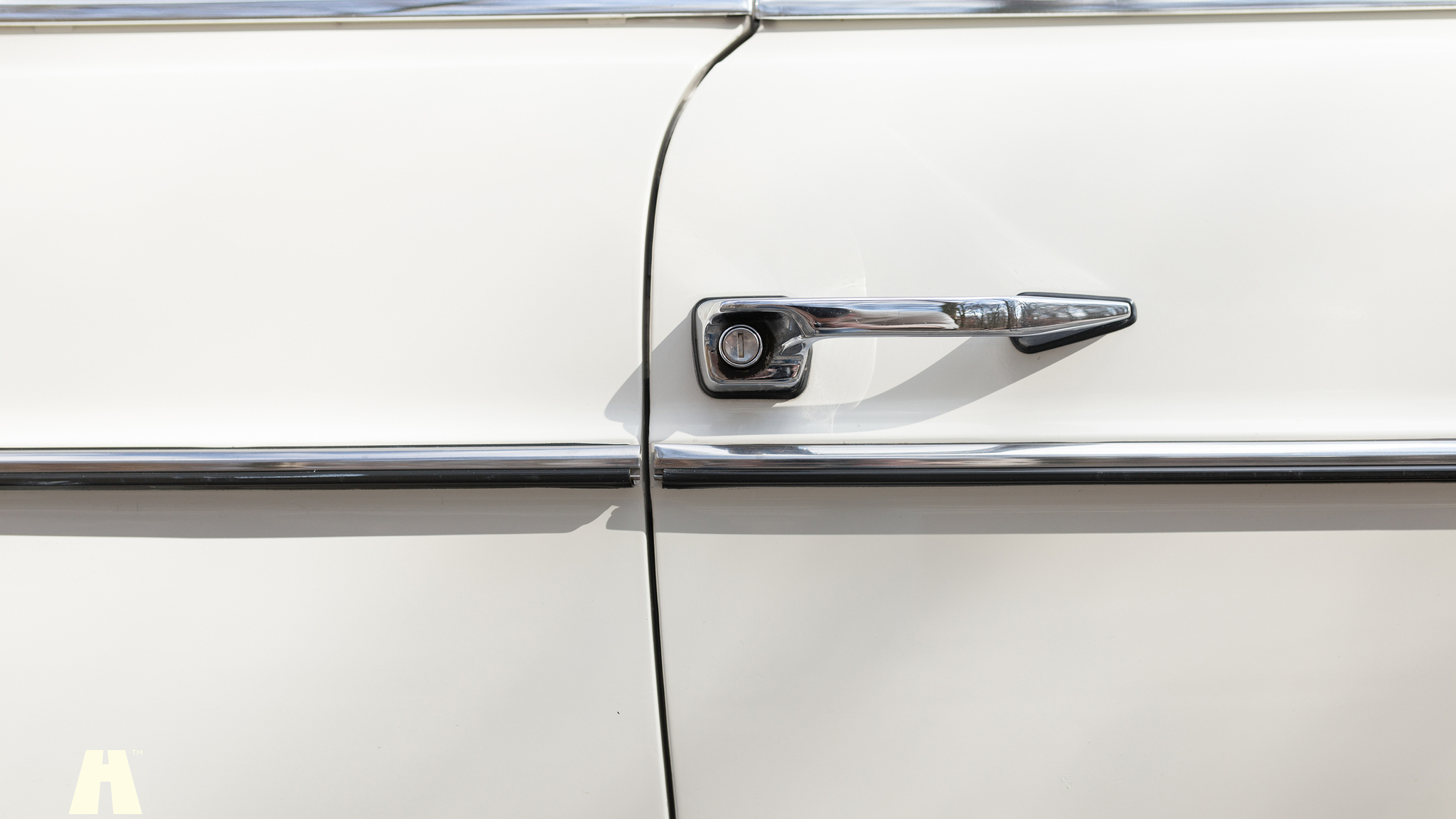 Exterior image of 1970 Mercedes 250 CE