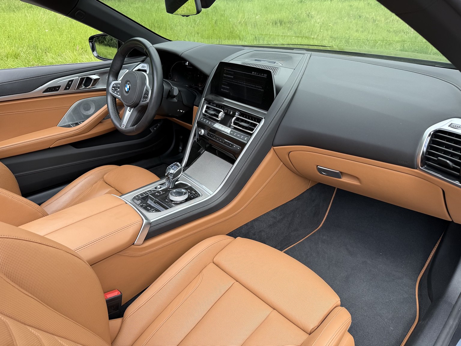 Interior image of 2019 BMW M850i xDrive Convertible Steptronic