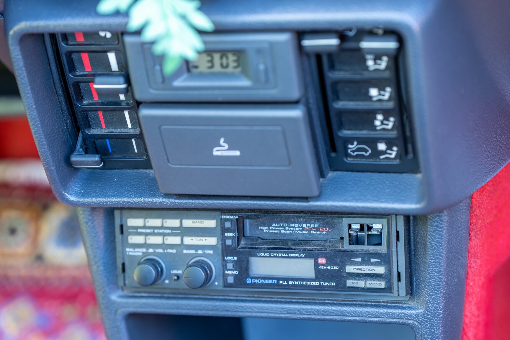 Innenraumfoto von 1987 Peugeot 205 CTI 1.6 (22)