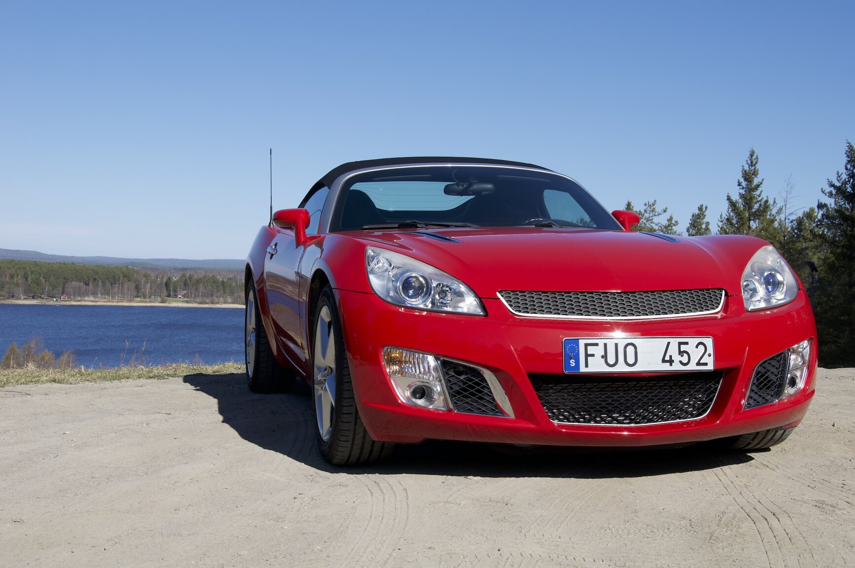 Exterior image of 2007 Opel GT 2.0 Turbo