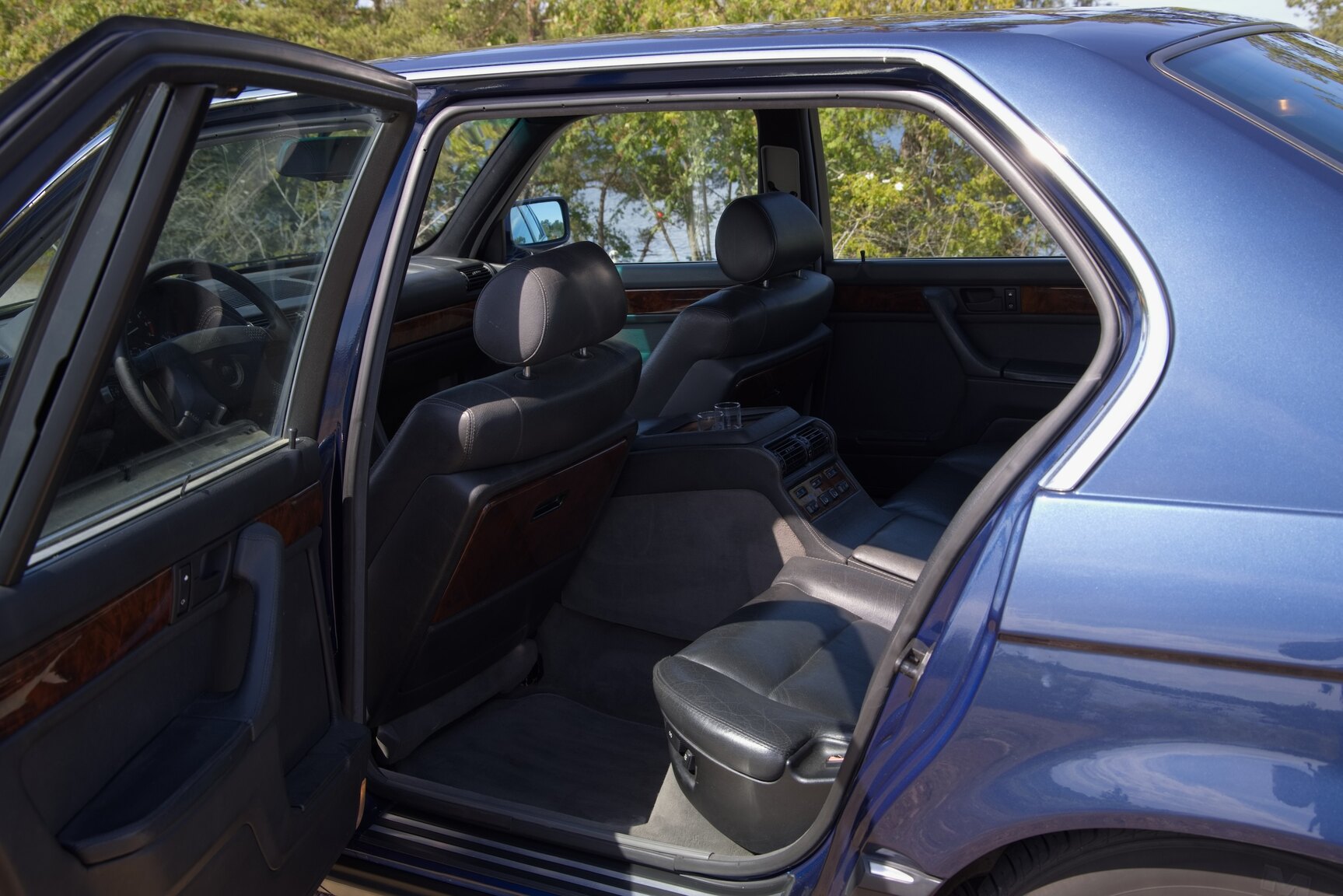 Interior image of 1990 BMW 750 IAL Highline