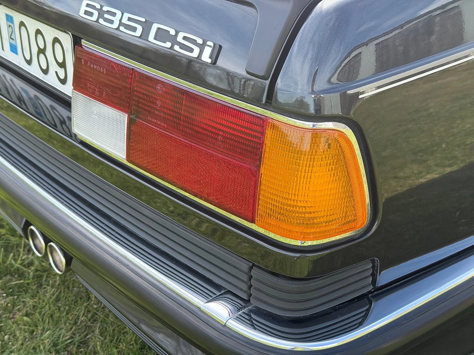 Exterior image of 1985 BMW 635 CSiA (E24) (70)