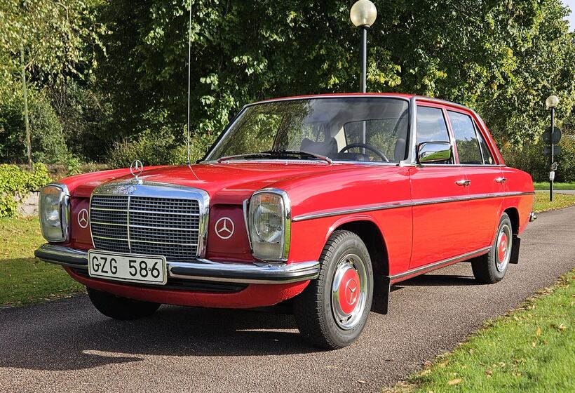 1975 Mercedes-Benz 200