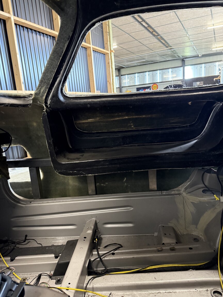 Interior image of 2000 Mercedes-Benz SLK 230 "Gullwing" (7)