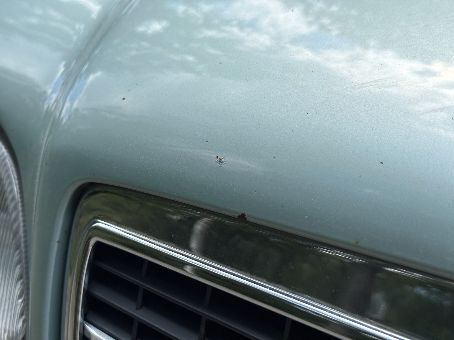 Exterior image of 1992 Mercedes 300 SE (58)