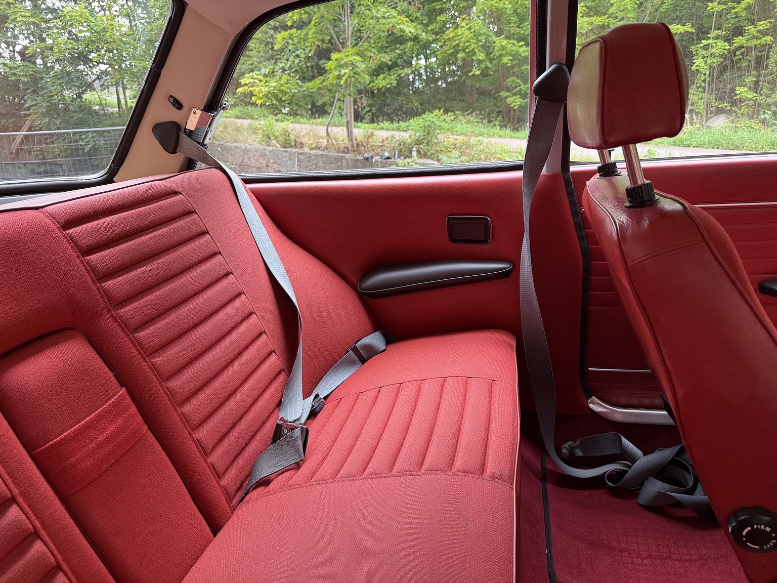 Interior image of 1970 Volvo 142 Automatic