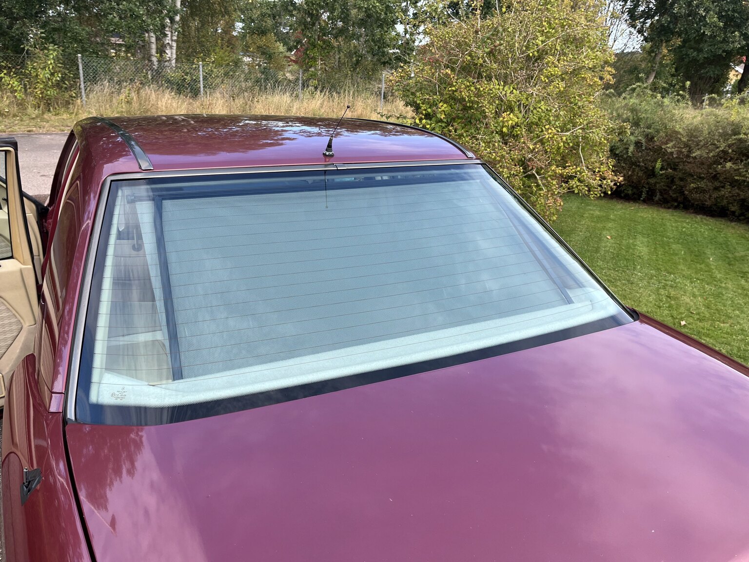 Exterior image of 1990 Mercedes-Benz 230 E