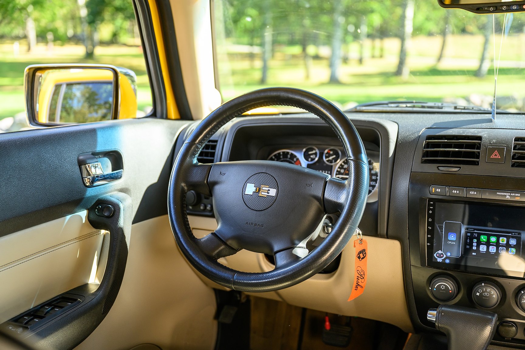 Interior image of 2006 Hummer H3