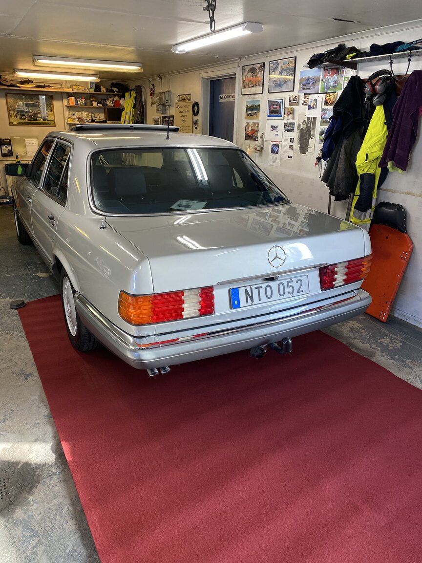 Exteriörbild på 1988 Mercedes-Benz 300 SE
