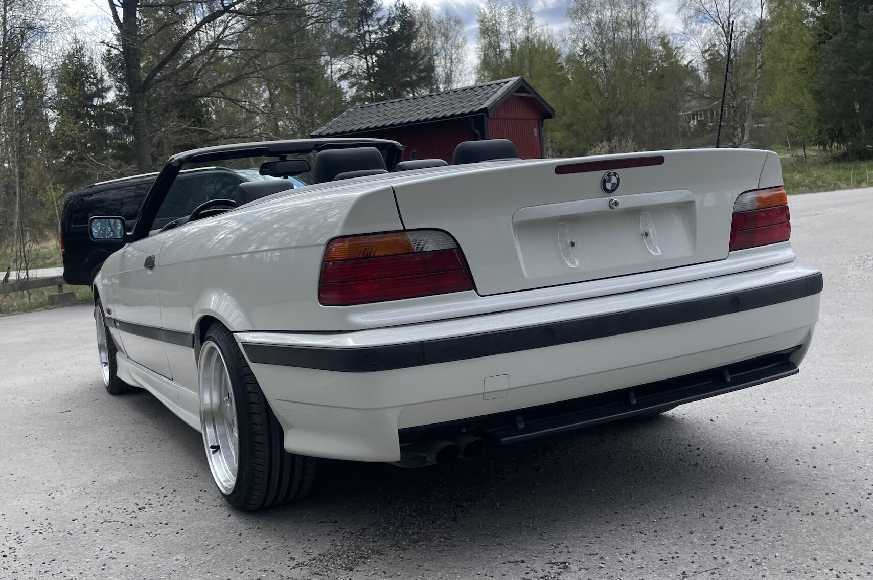 Exterior image of 1995 BMW 328 iA Convertible