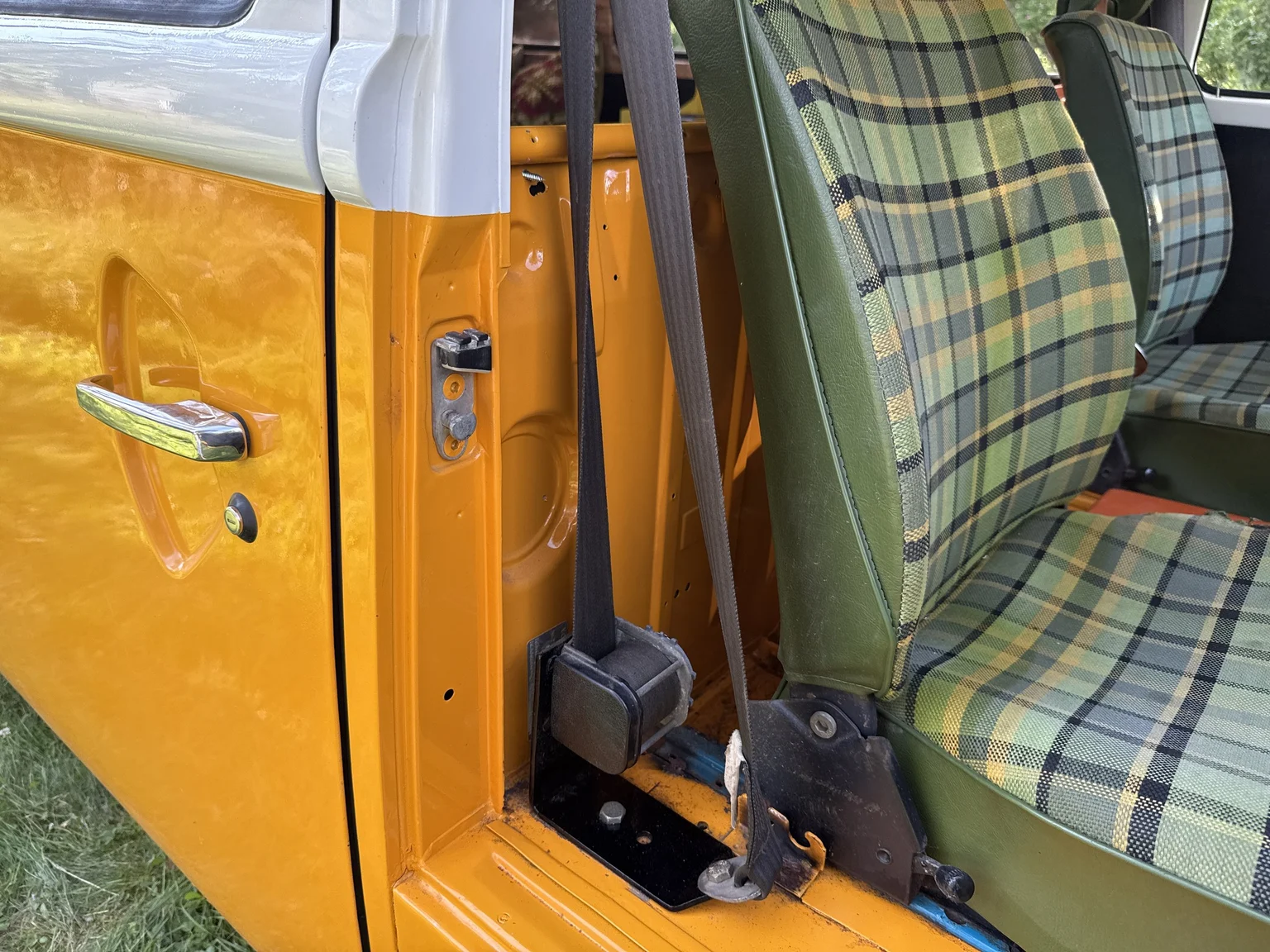 Innenraumfoto von 1975 Volkswagen Transporter Campervan (38)
