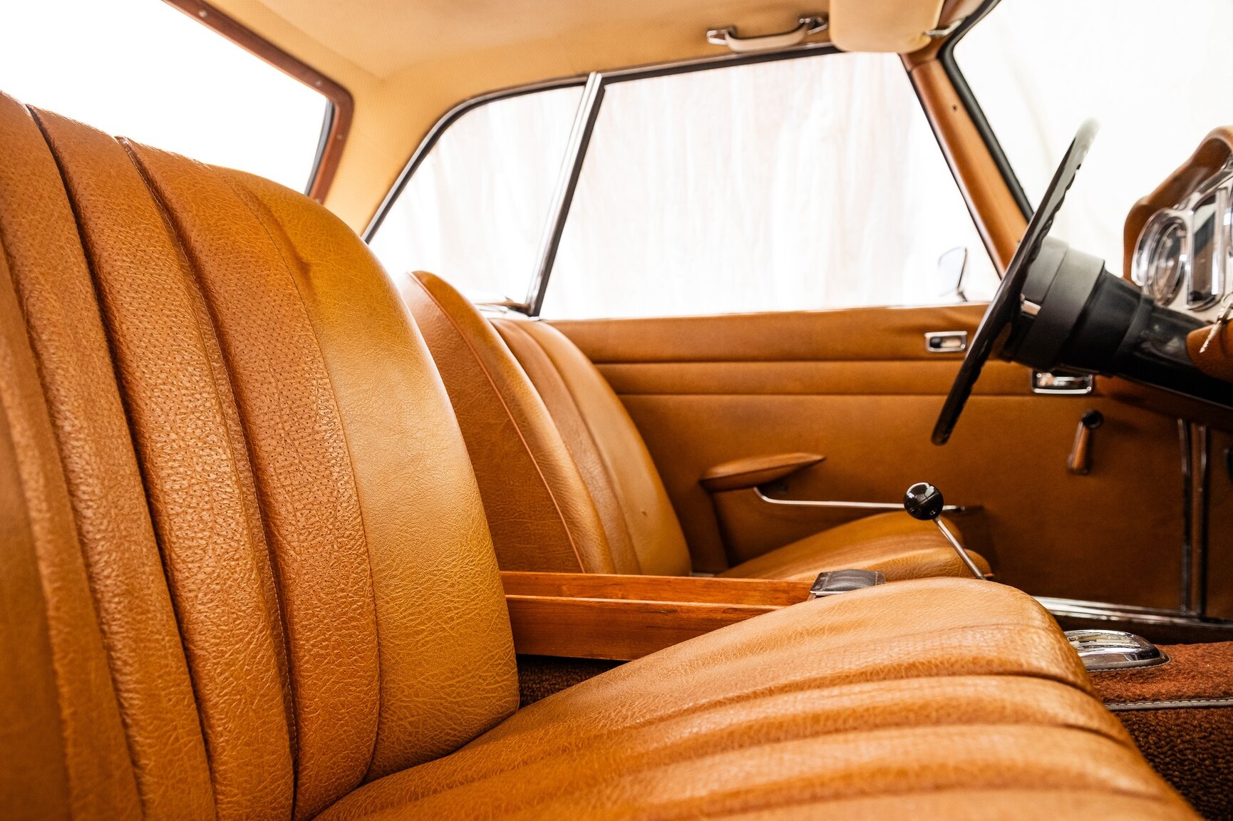Innenraumfoto von 1968 Mercedes-Benz 280 SL Pagoda (55)