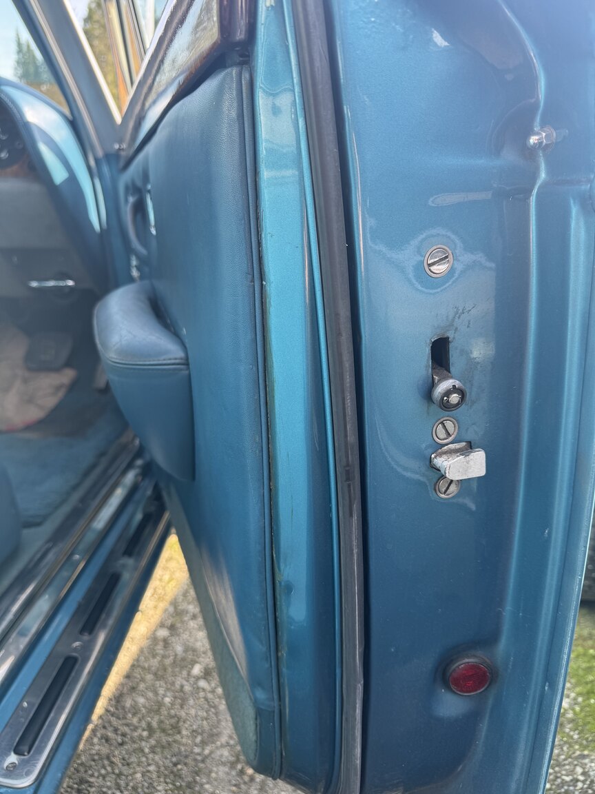 Interior image of 1976 Rolls-Royce Silver Shadow