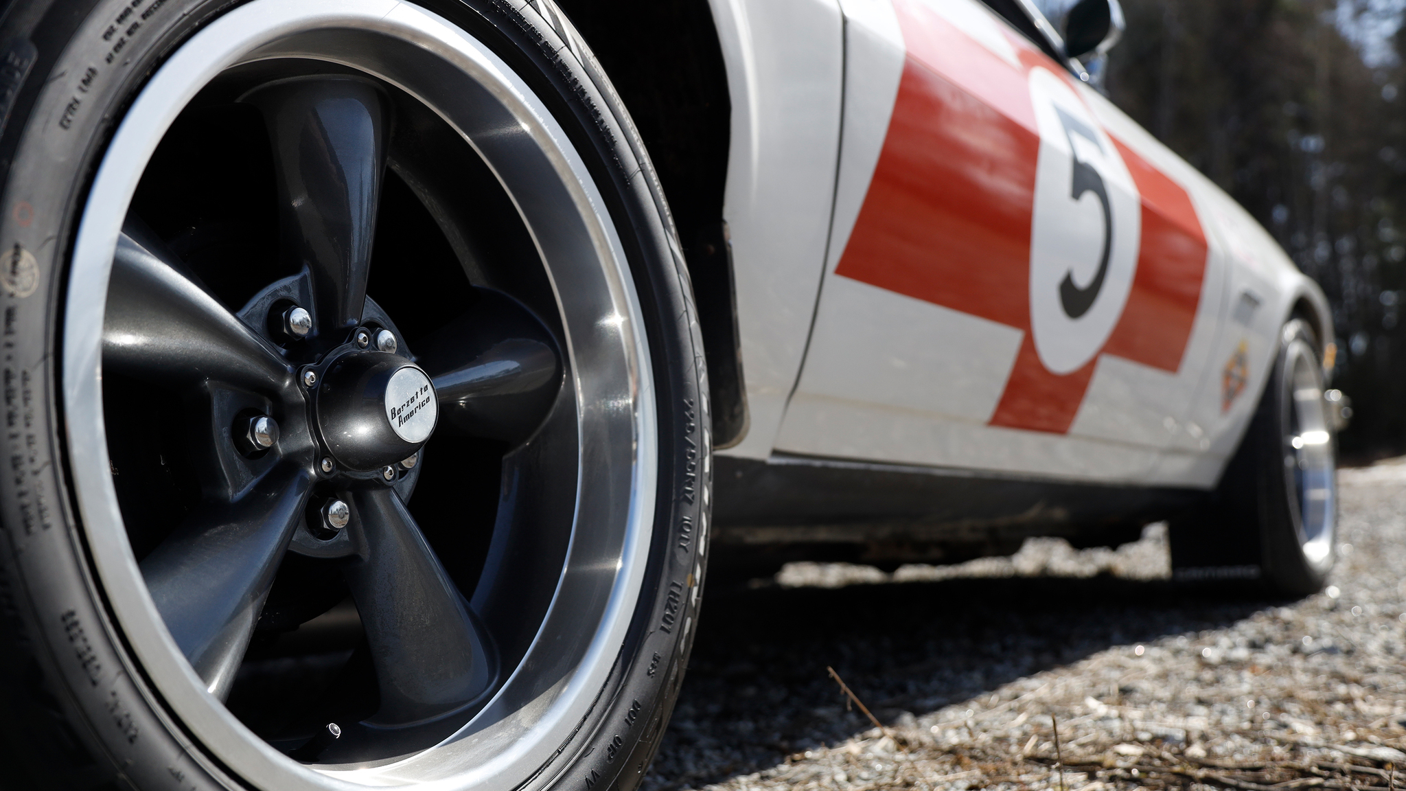 Exteriörbild på 1975 Chevrolet Camaro 307 (18)