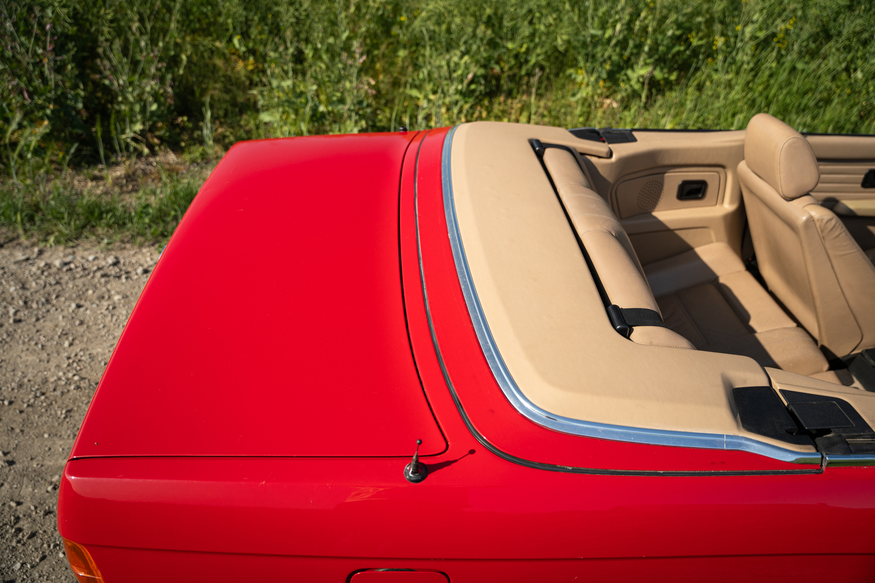 Exterior image of 1988 BMW 325 Cabriolet (E30)