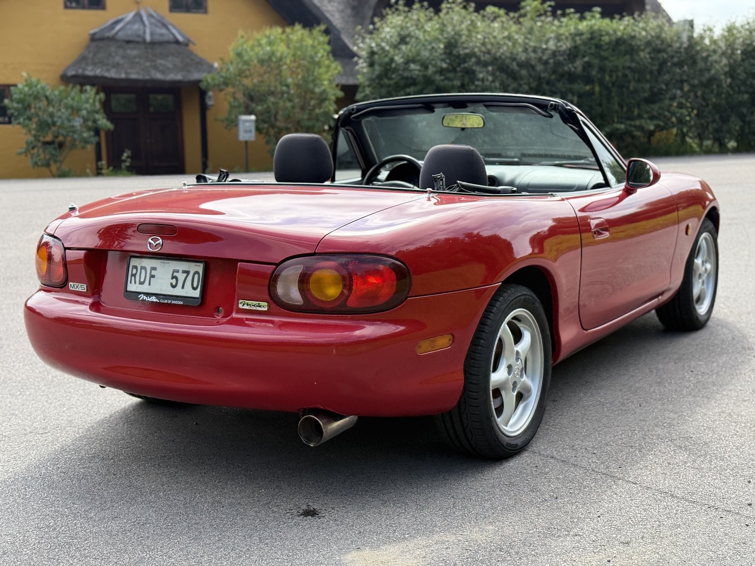 Exteriörbild på 1999 Mazda MX-5