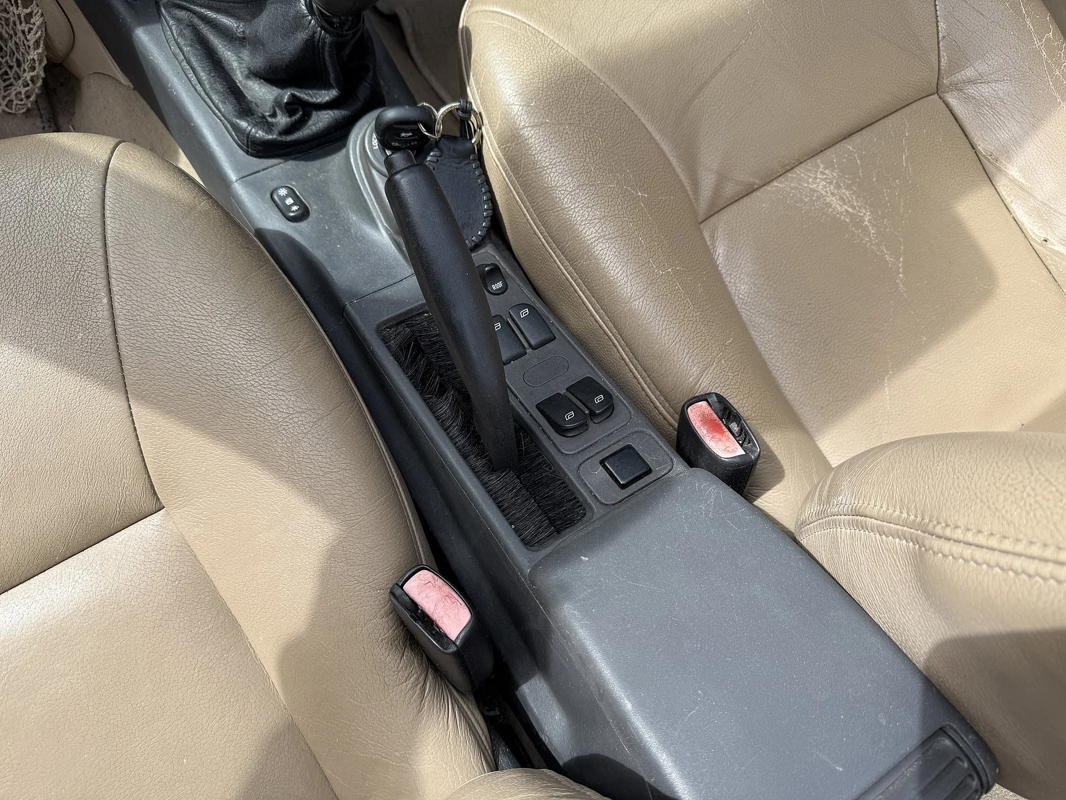 Innenraumfoto von 2002 Saab 9-3 2.0T SE Convertible – NO RESERVE (24)