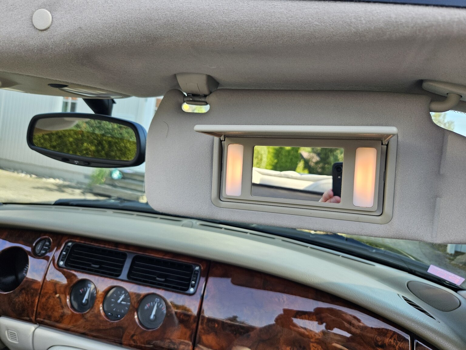 Interior image of 1998 Jaguar XK8 Cabriolet