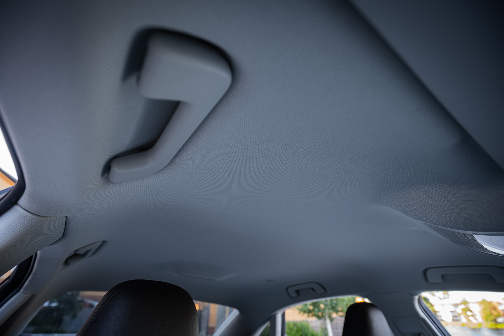 Interior image of 2011 Audi S4 (34)