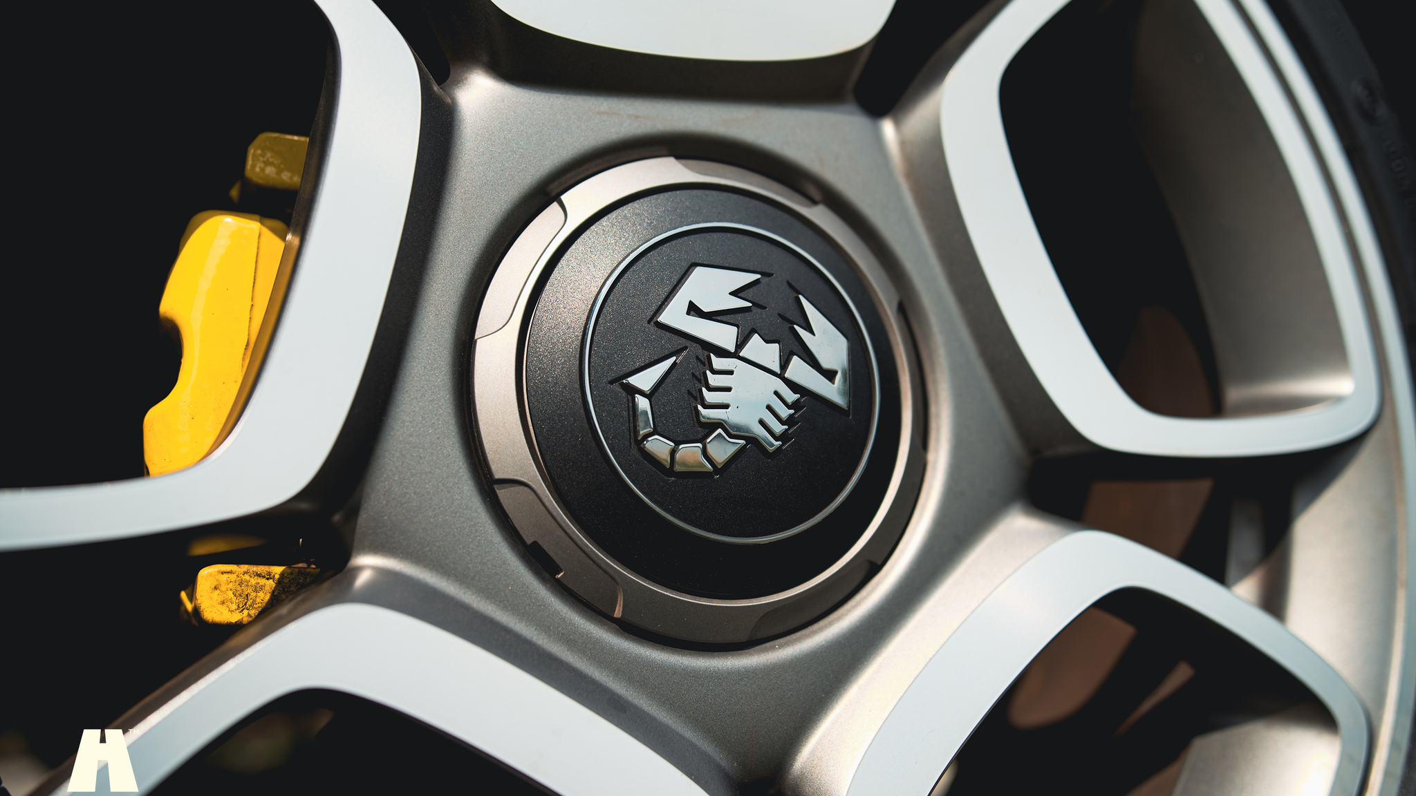 Exteriörbild på 2018 Abarth 595 Turismo CAB