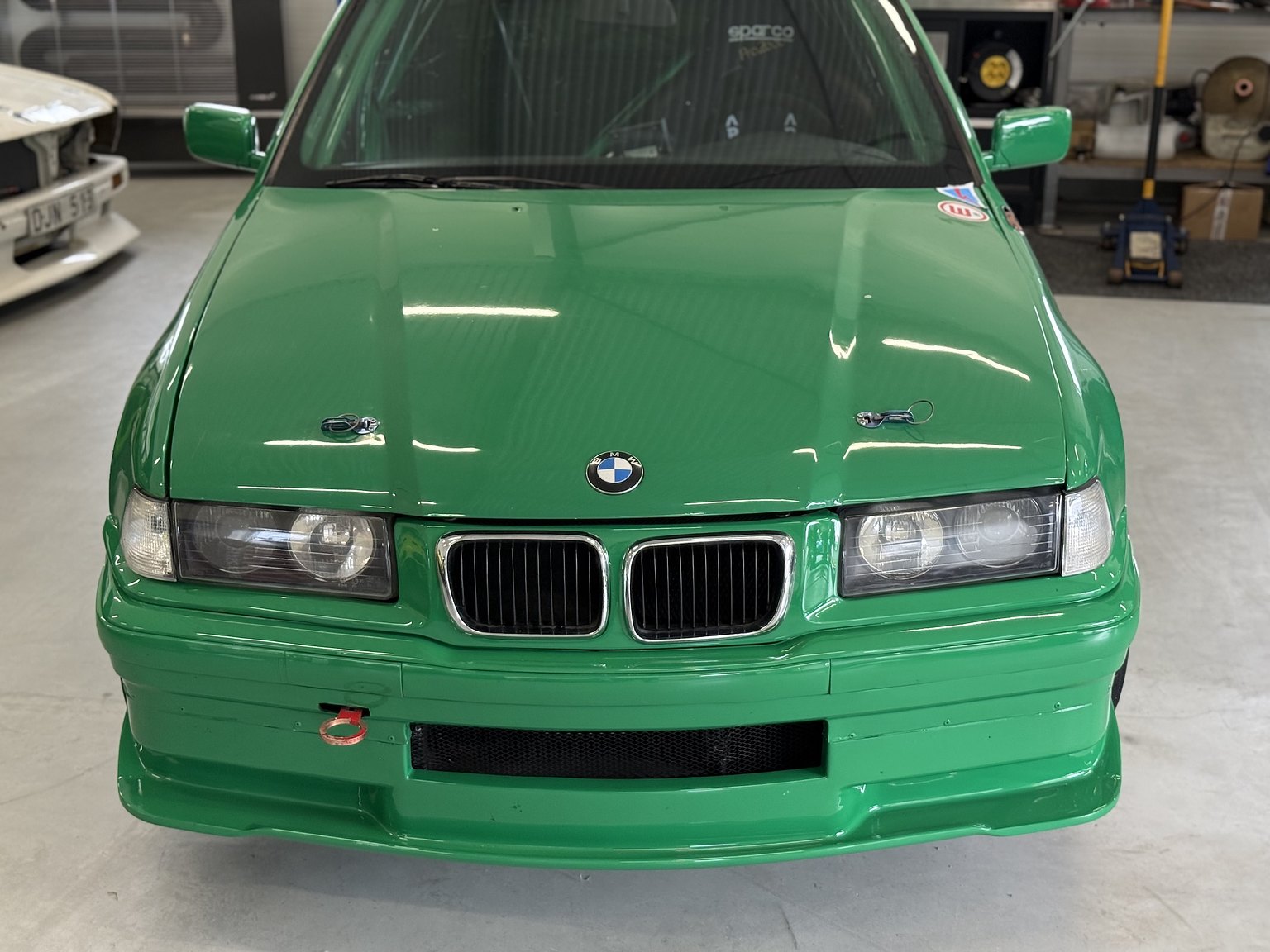 Exterior image of 1993 BMW E36 Super Touring
