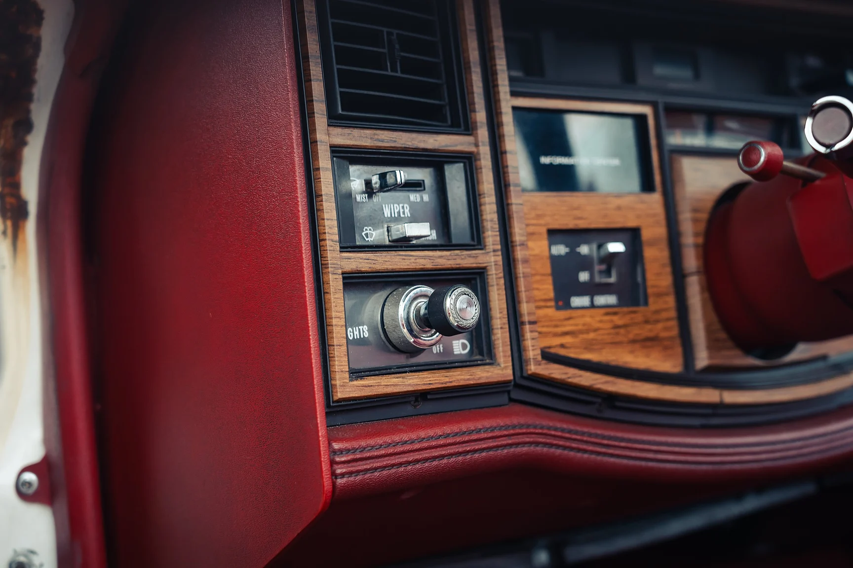 Innenraumfoto von 1984 Cadillac Eldorado Biarritz Convertible (17)