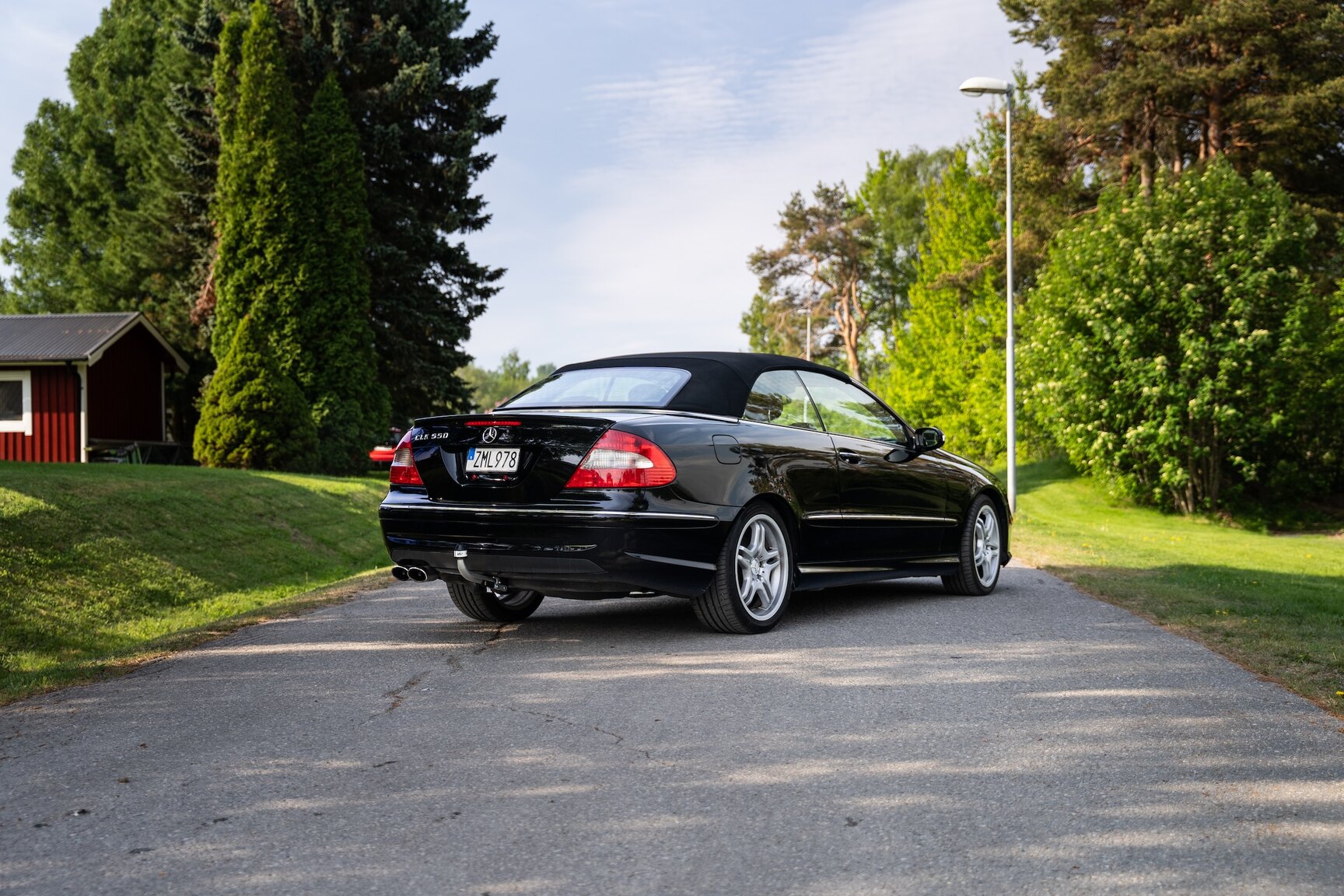 Exterior image of 2009 Mercedes-Benz CLK 550