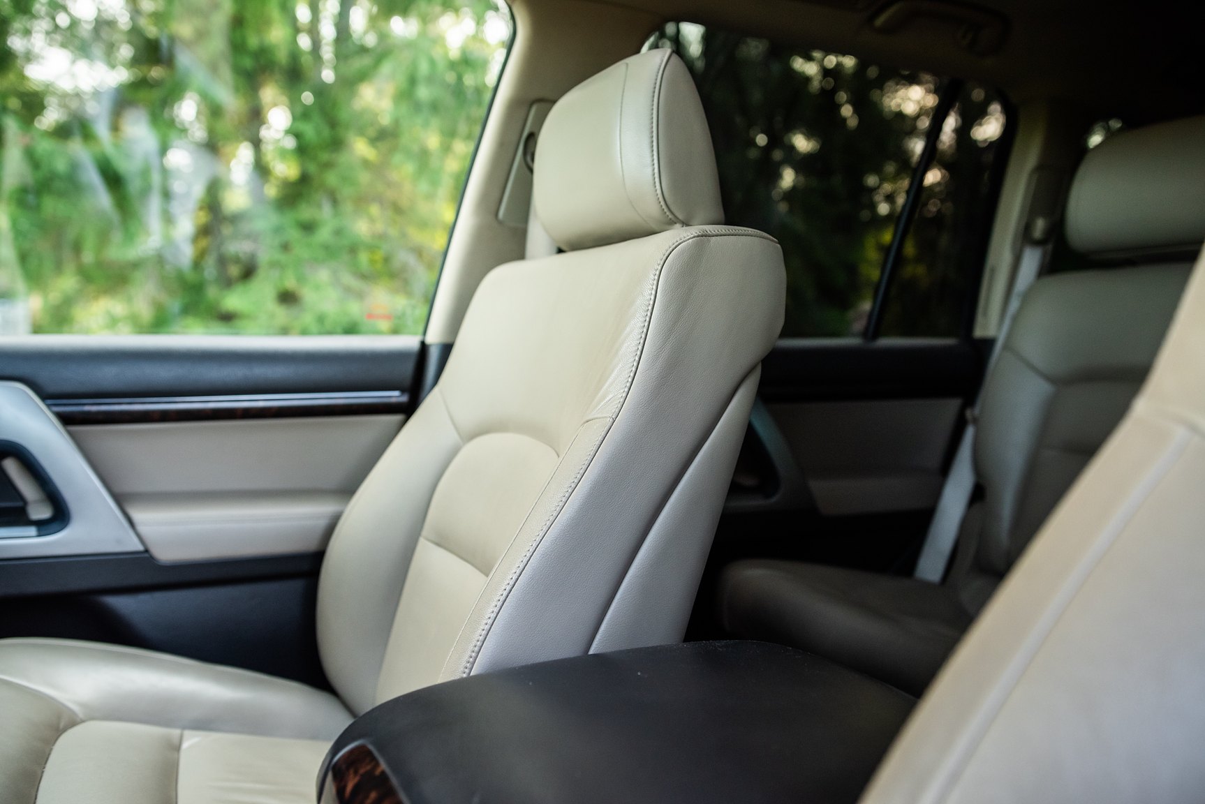Interior image of 2008 Toyota Land Cruiser 4.5 4WD V8