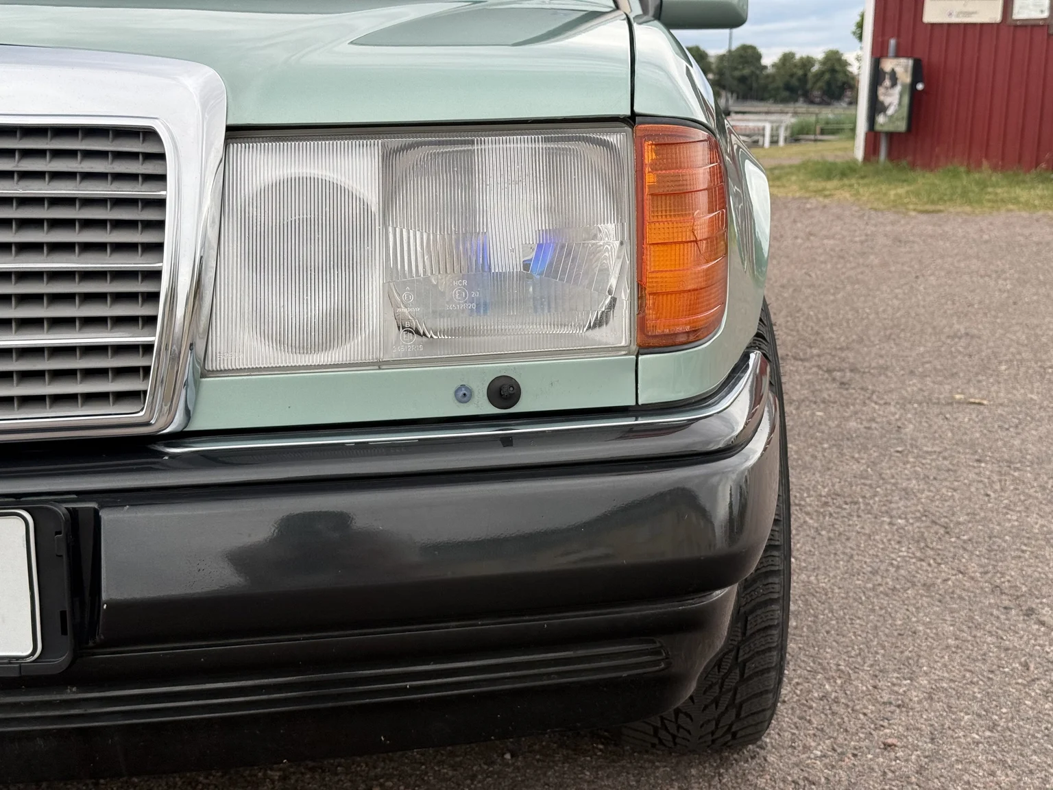 Aussenfoto 1991 Mercedes-Benz 300 E 4MATIC (20)