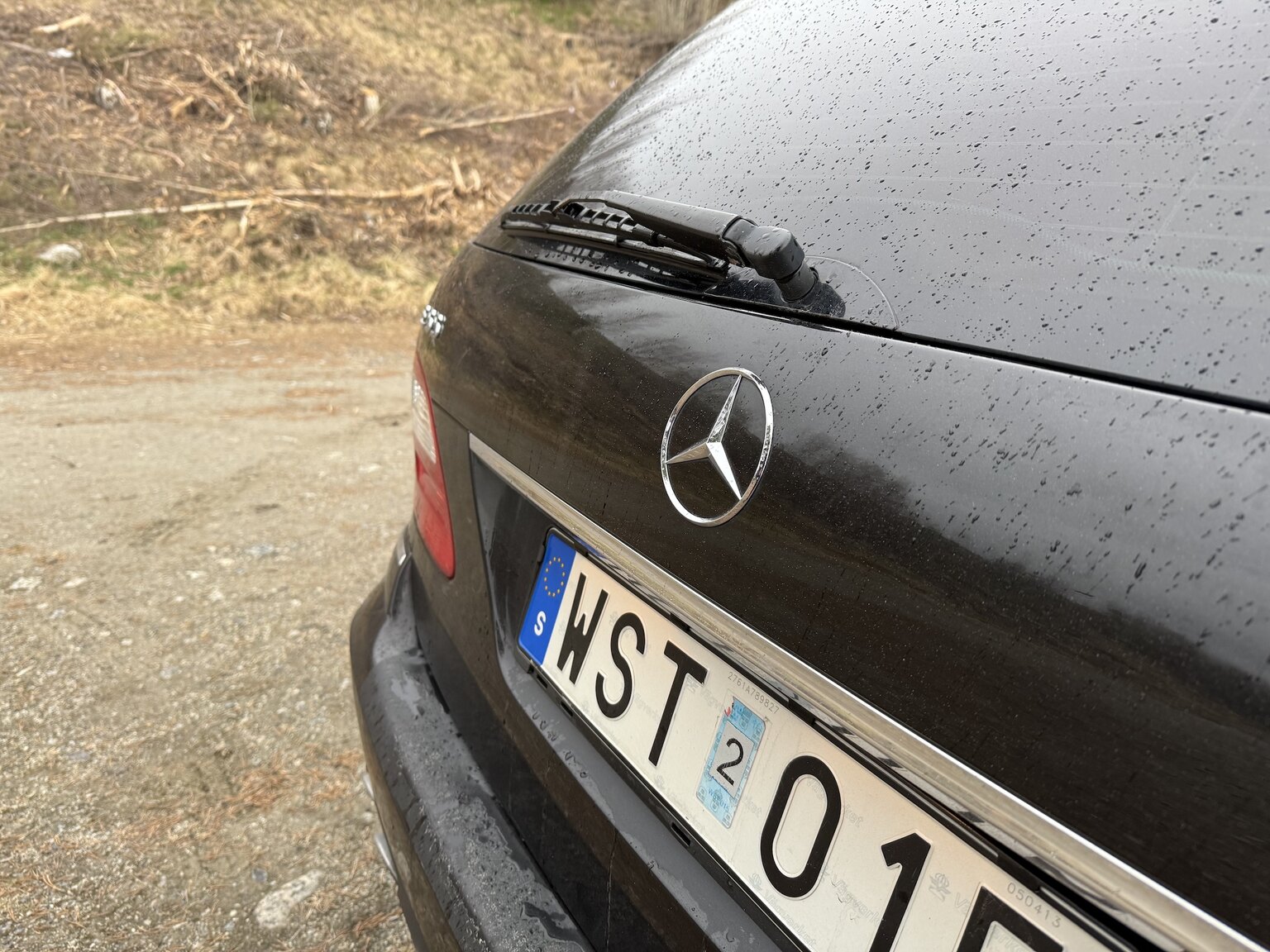 Exterior image of 2005 Mercedes-Benz E 55 T AMG