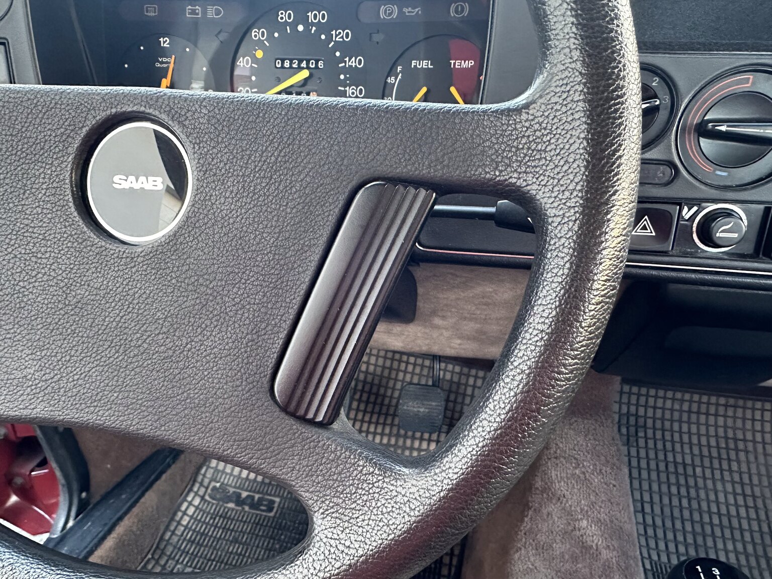 Interior image of 1984 Saab 900 GL