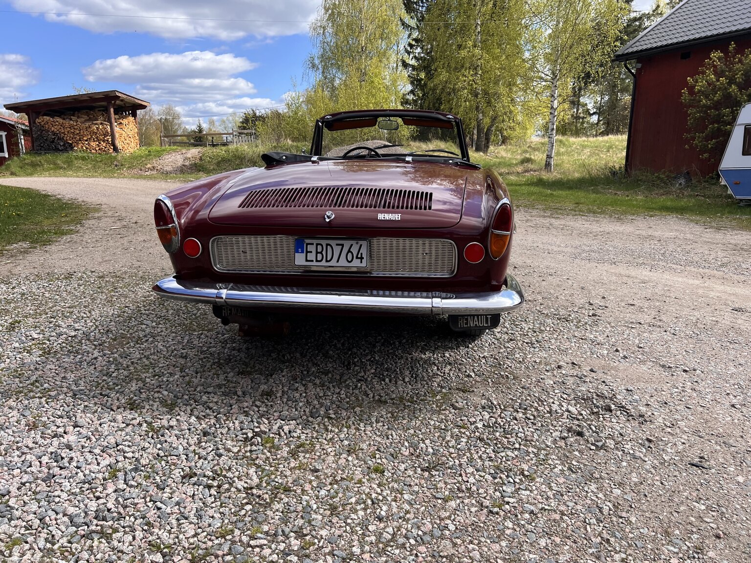 Exterior image of 1967 Renault Caravelle Coupé