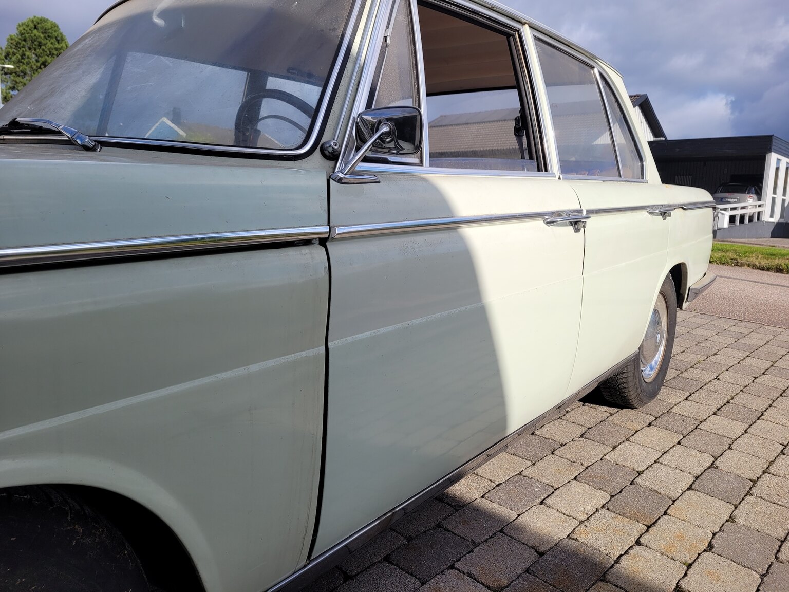 Exteriörbild på 1966 Renoveringsobjekt BMW 1800