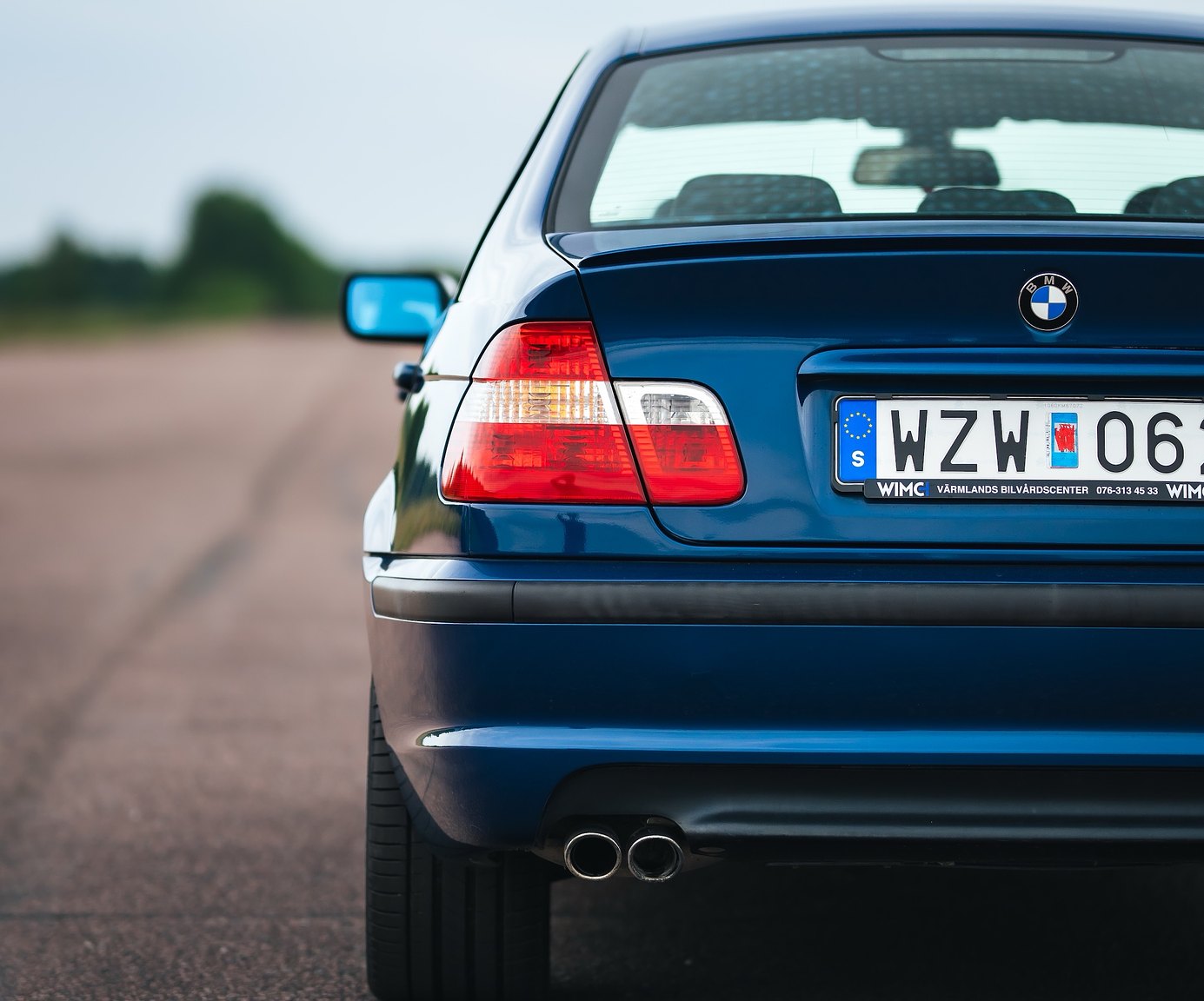 Exterior image of 2003 BMW 330i