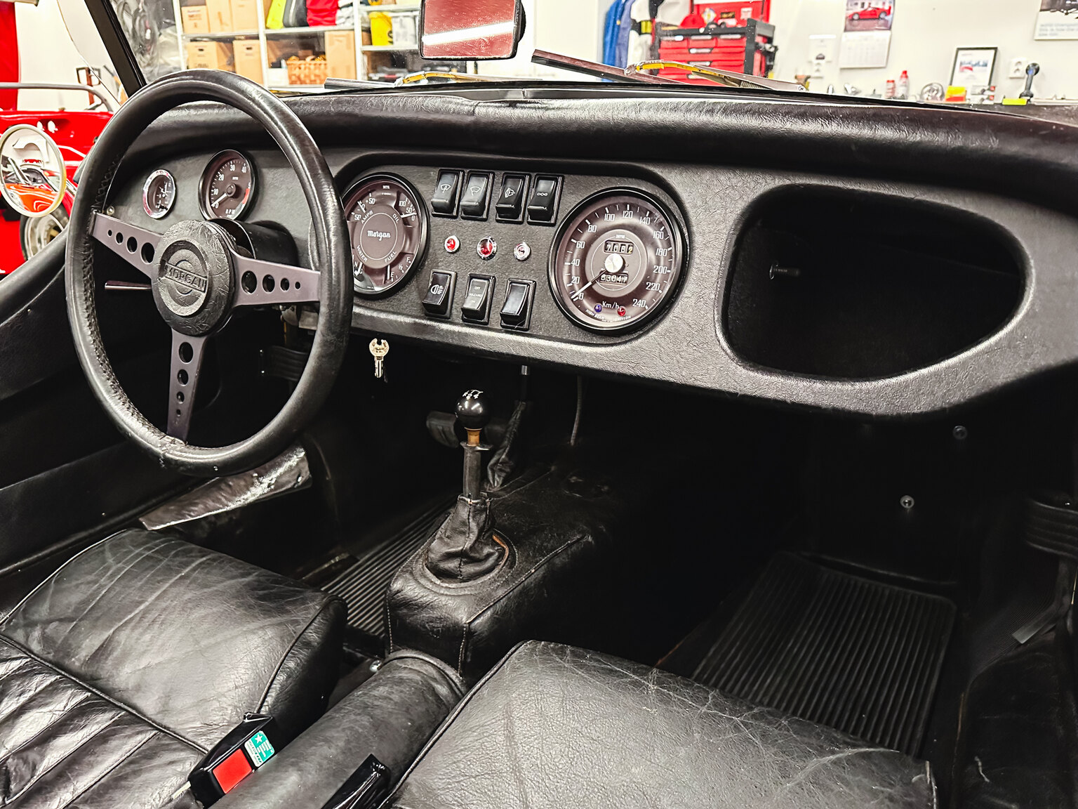 Innenraumfoto von 1974 Morgan +8